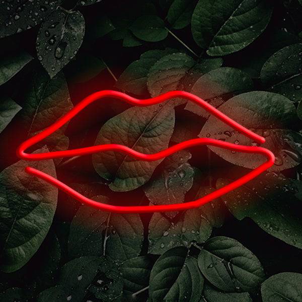 Lips LED Neon Sign - Planet Neon Made in London Neon Signs - Planet Neon